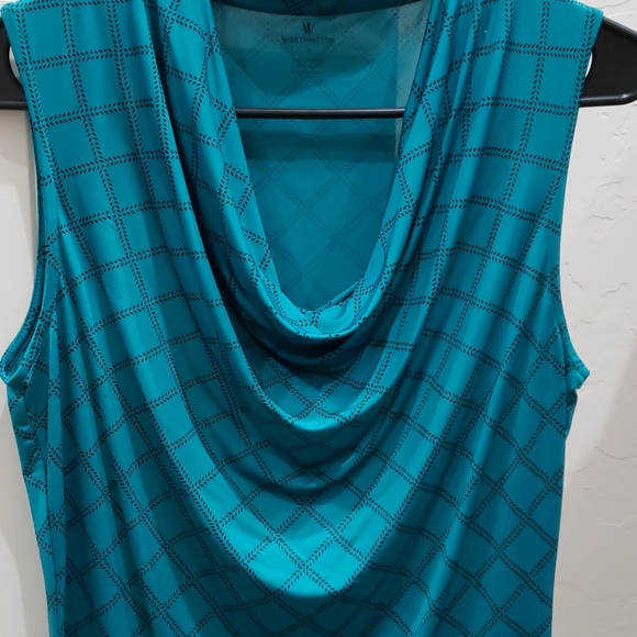 Sleeveless Blouse - Exellent for office attire - Picture 3 of 4